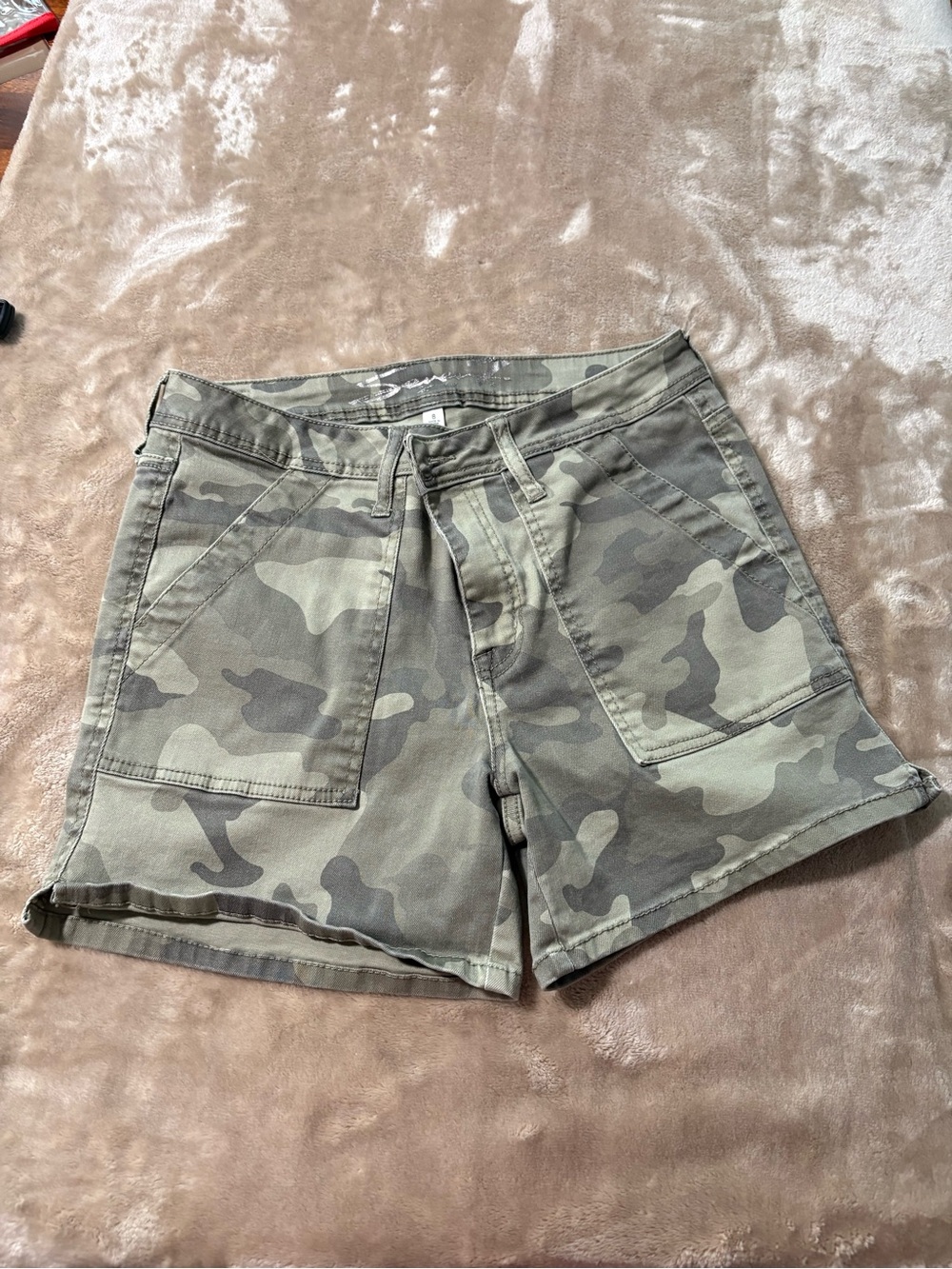 Utility by Seven7 Women's Camo Stretch Utility Shorts - Size 8